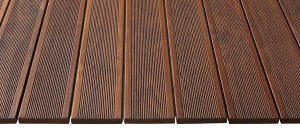 Terrassenbrett thermischmodifizierte Esche enge Riffelung